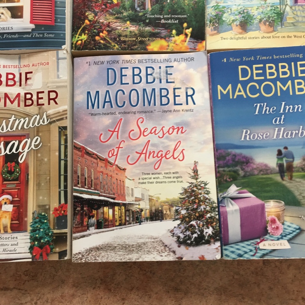 Debbie Macomber Book Collection - Picture 7 of 10